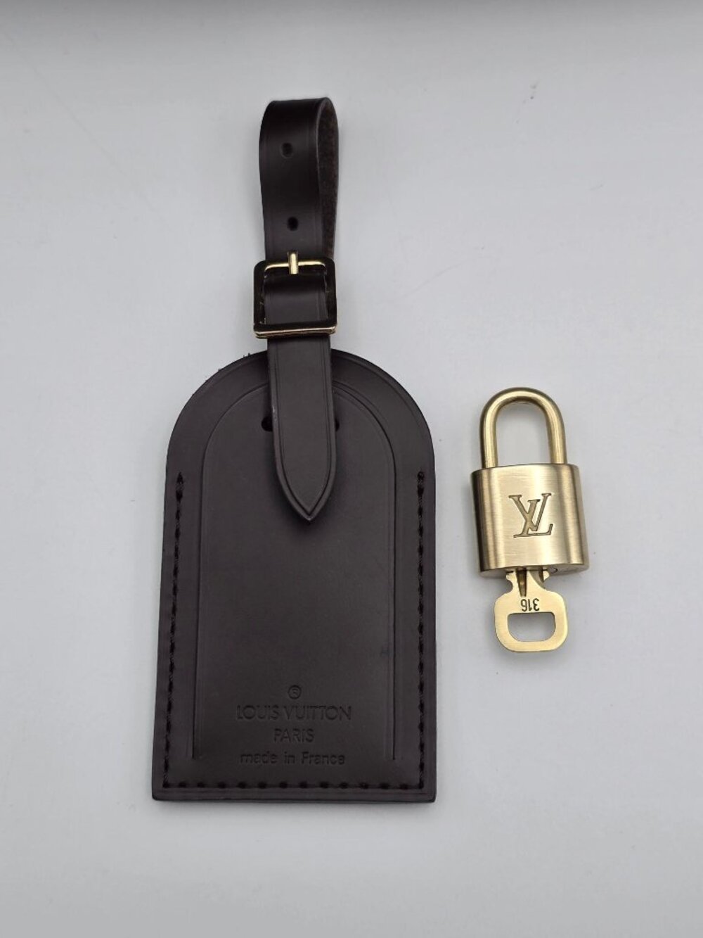 Authentic Louis Vuitton Brown Luggage Tag & Gold Padlock with Key-Made in France - Picture 2 of 14